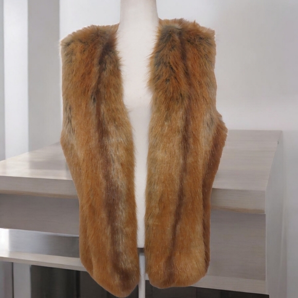 Fabulous Furs Jackets & Blazers - Donna Salyer's Fabulous Furs - Vest w/ matching leg warmers